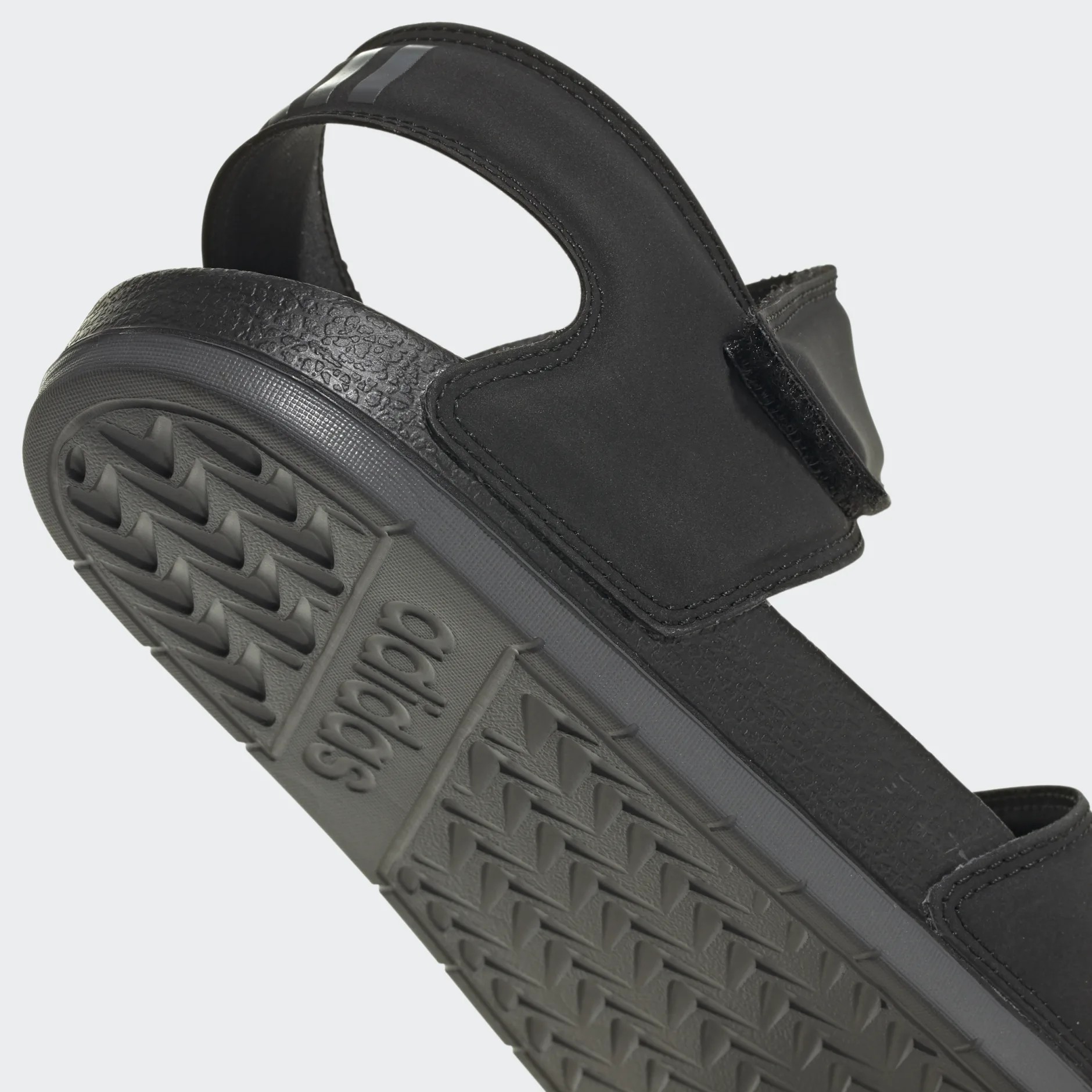 ADILETTE SANDAL