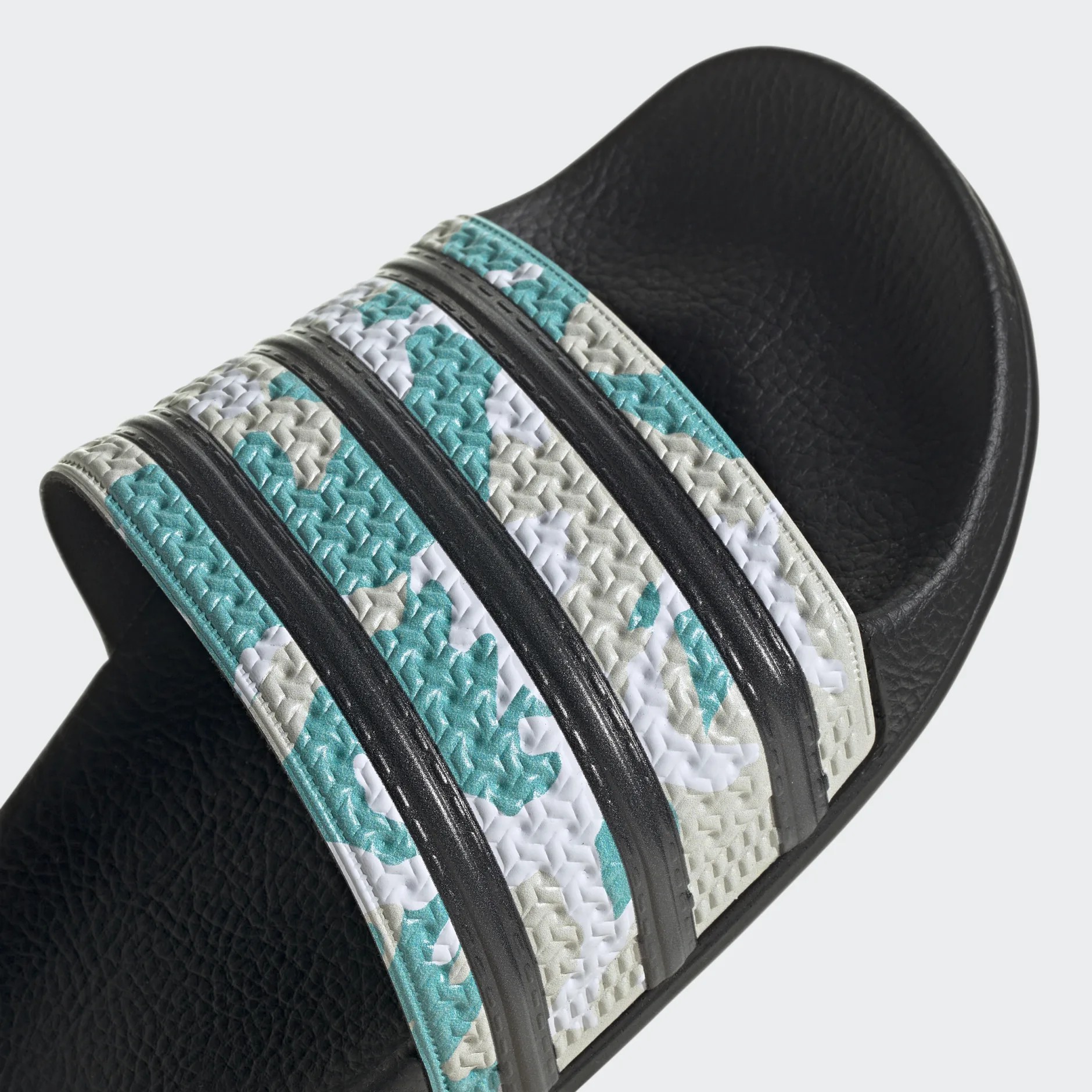 ADILETTE